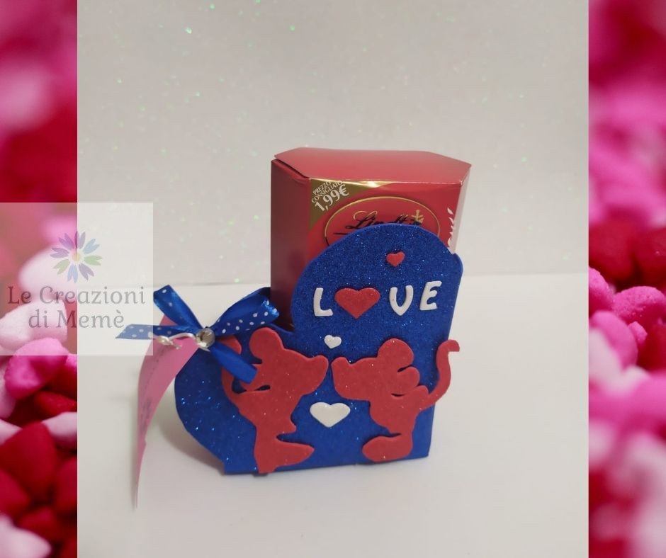 Porta cioccolatini blu a forma di cuore con topolino e minnie in gomma crepla